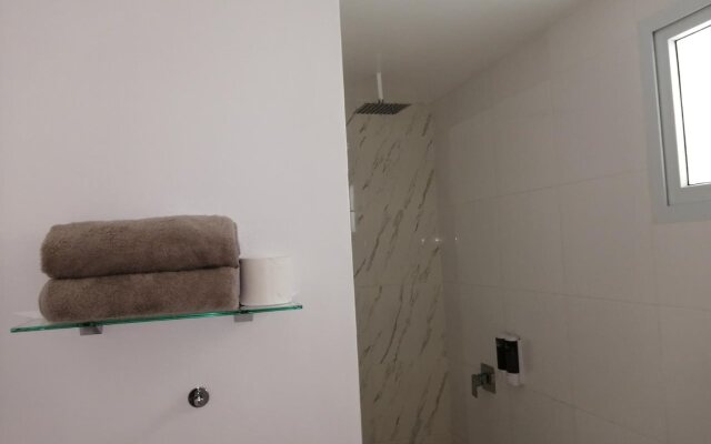 Harman Suites Moalboal