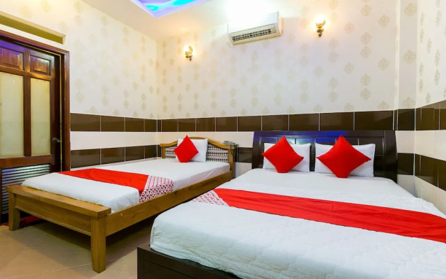 Binh Dung Hotel by OYO Rooms