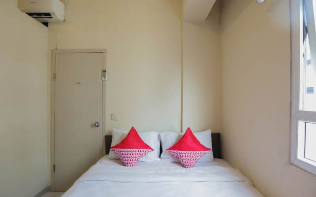 Lauv Room Grand Centerpoint by OYO Rooms