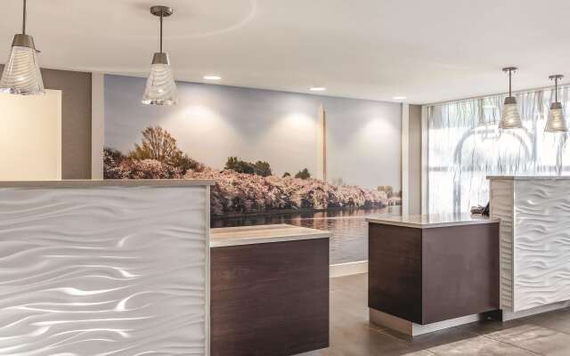 La Quinta Inn & Suites by Wyndham Columbia / Fort Meade