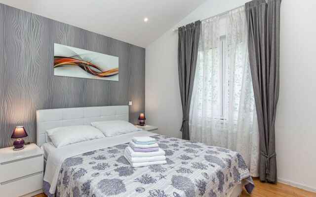 Awesome Apartment in Novi Vinodolski With 2 Bedrooms and Wifi