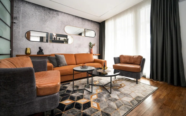 Luxury Design 2bdr Apartment