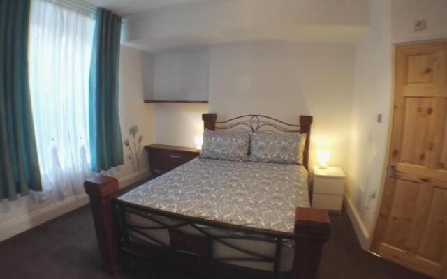Large Garden Flat near Marine Lake