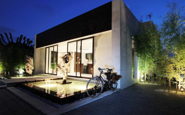 eqUILIBRIA SEMINYAK
