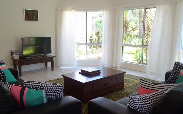 Palm Cove Holiday House