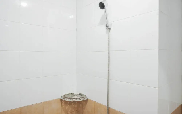Comfy Studio Green Pramuka City Apartment Near Mall