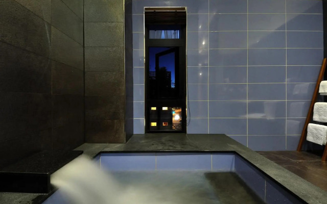 58˚ Hotspring Hotel