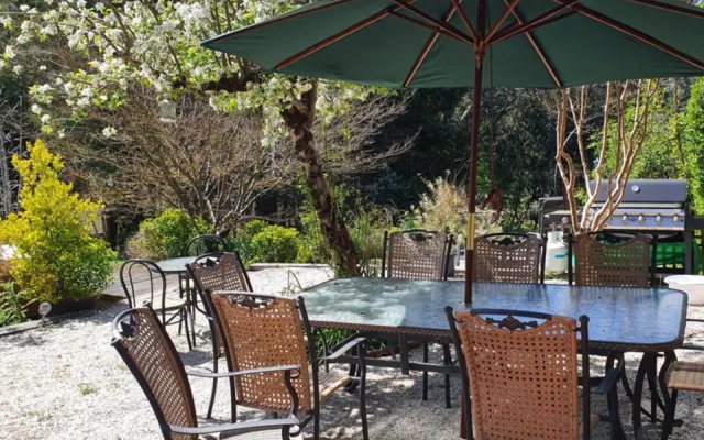 Oaktree Guest House