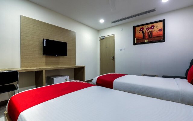 Rain Tr33 Hotel by OYO Rooms