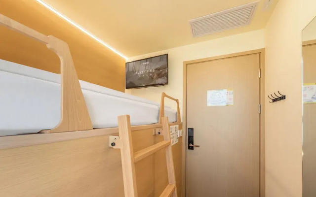 Lemon Hotel