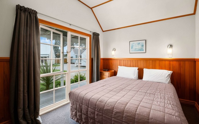 Quality Suites Huka Falls – Guest Rooms – Taupo