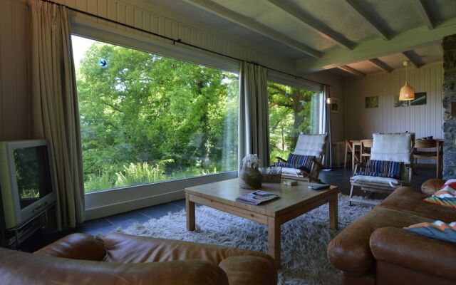 Chalet With Private Tennis Court in Humain