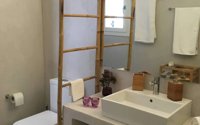 Comfortable Villa Near Sea in Andros