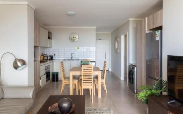 Blou Inn - Century City