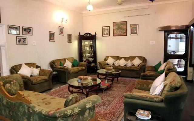 Hotel Karan Villas