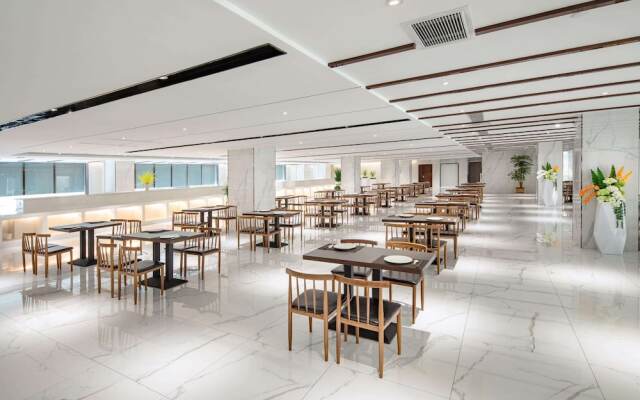 Ramada by Wyndham Mengzi Suites