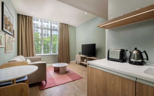 The Lincoln Suites