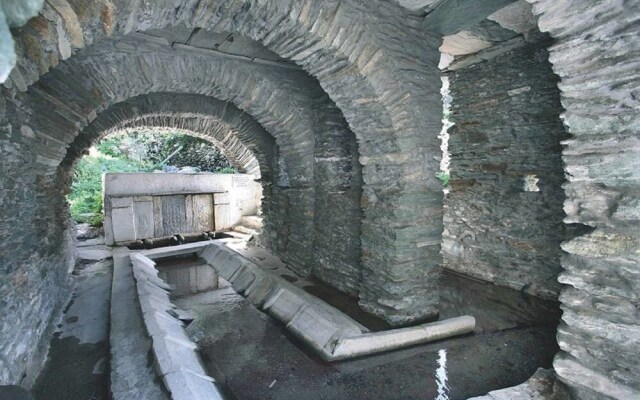 Bright Blue Studio near Stone Tower 1690 • Andros