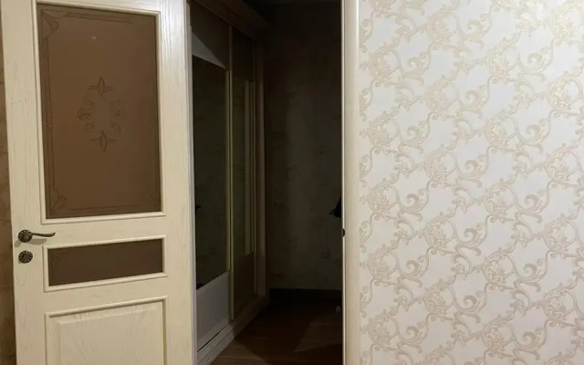 Bon voyage на улице Сулеймана Стальского 20