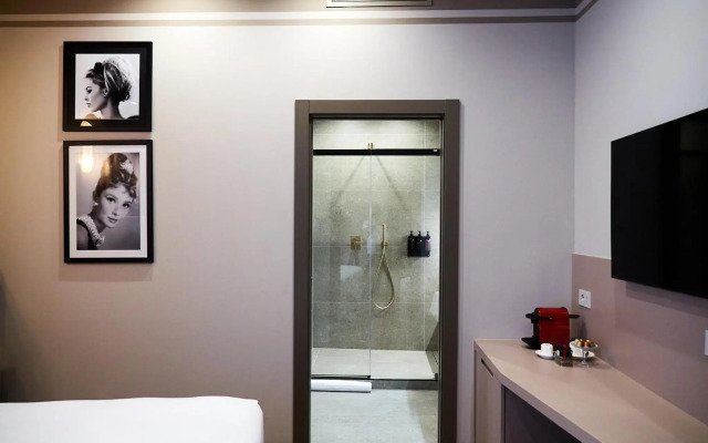 The Glam Boutique Hotel & Apt