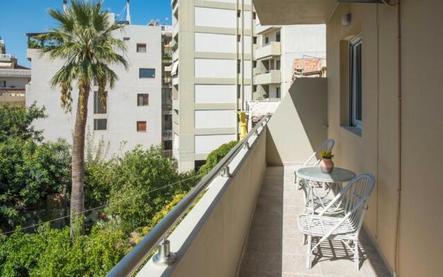 Comfy Central 1 Bedroom Apt with Terrace and View