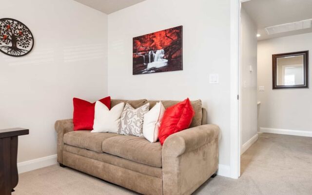 The Tree House 4 Bedroom Home