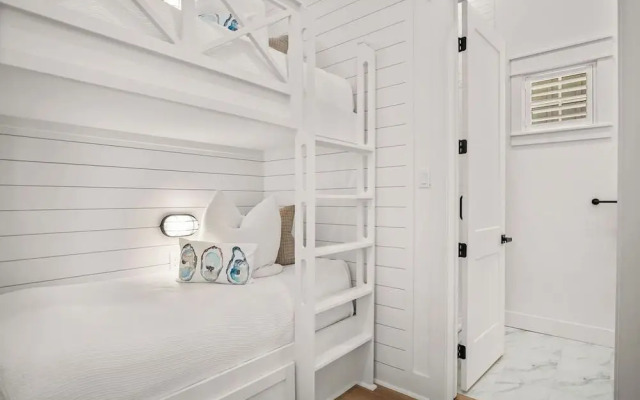 Salty Beaches 226 BAR