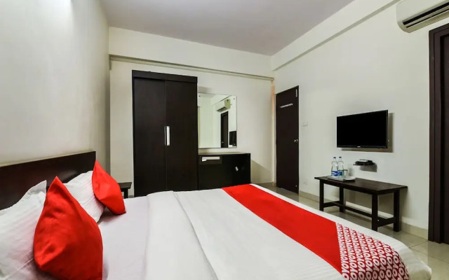 OYO 16653 Green City Service Apartment