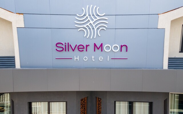 Silver Moon Hotel