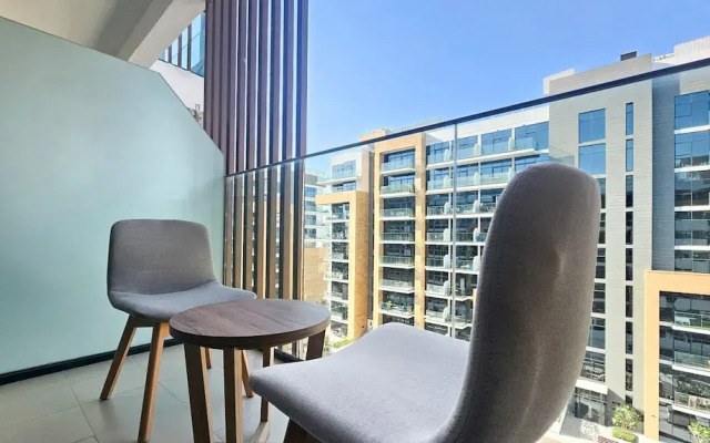 Chic Modern Studio in Azizi Riviera