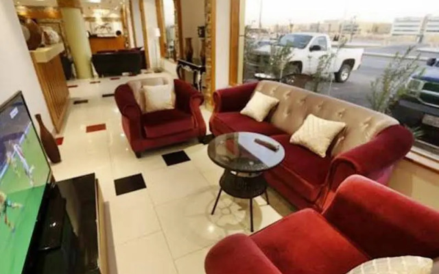 Avenue Tree Apartment