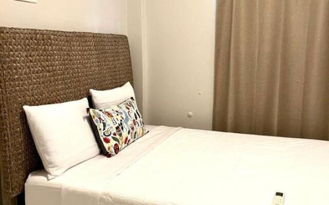 Luxurious Beachside 3-Br Apt