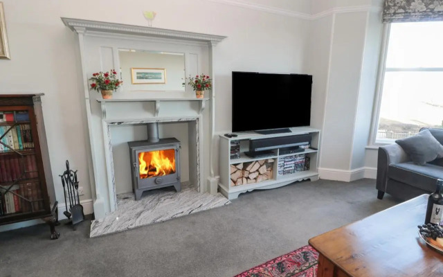 Whinstones at 4 The Villas