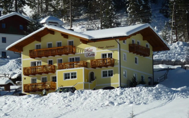 4 Mountains Apartments