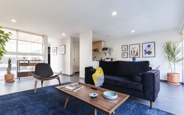 Bright 2BR Condesa Apartment With Balcony