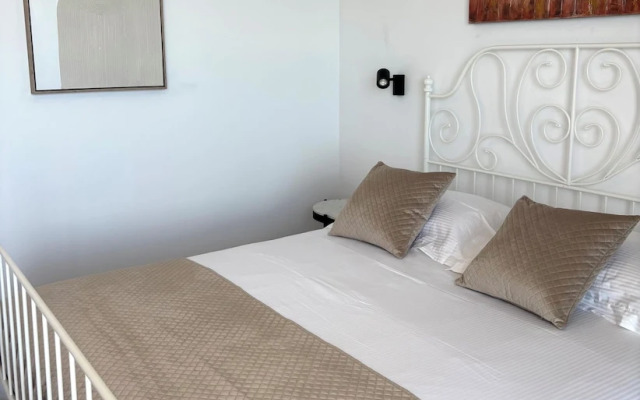 Stella's beachfront aparthotel