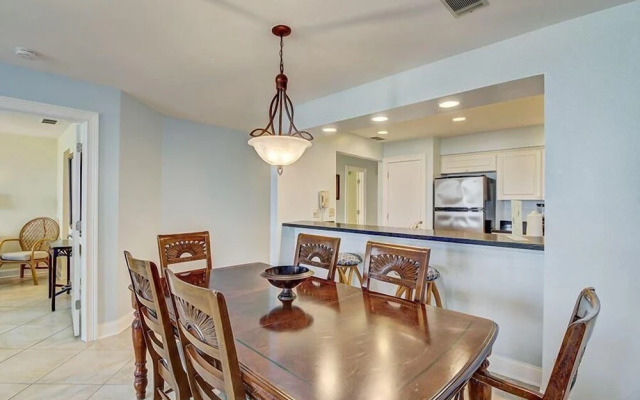 Summerhouse 305 by Wild Dunes, Oceanfront