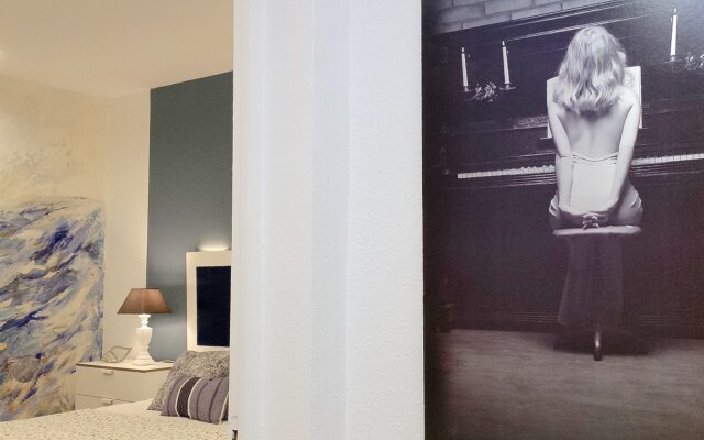 Smart 3BR balconies in historical Gothic - MACCA