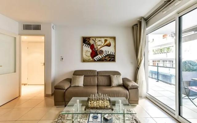 Cannes Le Cerf - Superbe T2 - Luxe - 100 m de la Croisette - Hotel in Cannes - Photo 3