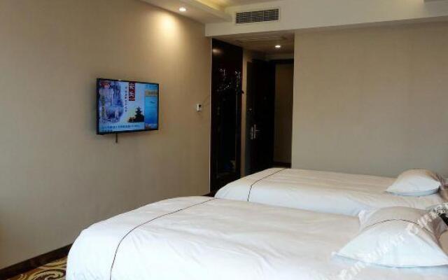 Nayesi Hotel