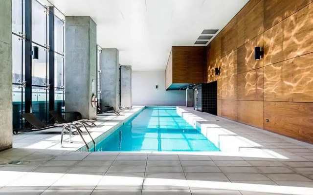 A Cozy & Stylish Studio Next to Southern Cross