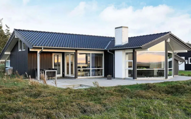 Vibrant Holiday Home in Jutland near Sea