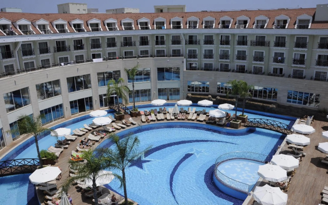 Meder Resort Hotel