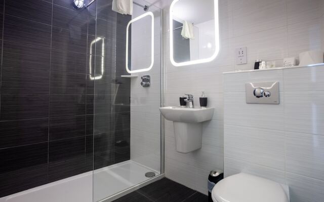 Hillgrove Accommodation & Nightclub