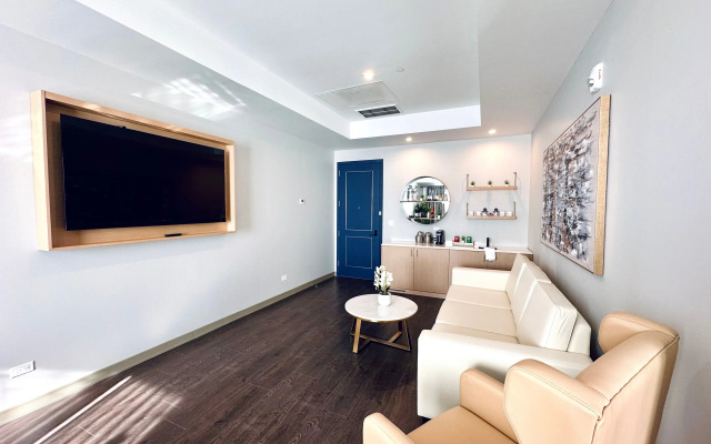 Chez Hotel Arlington Heights