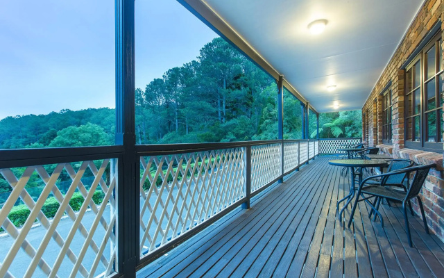 Montville Mountain Inn