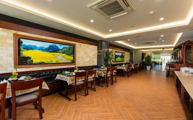 Liberty Hall Tam Coc Hotel & Villa