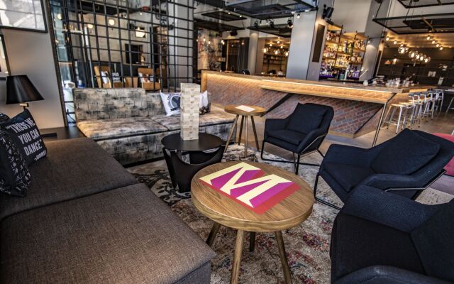 Moxy Chicago Downtown