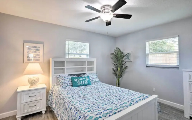 Breezy Largo Getaway - 5 Minutes to Beach!