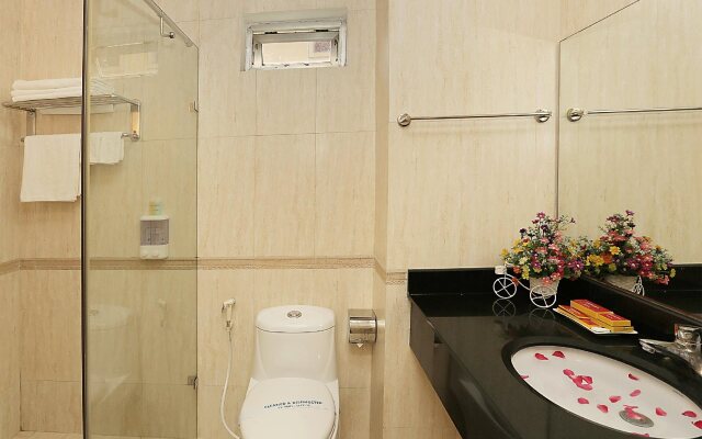 Hanoi Golden Charm Hotel